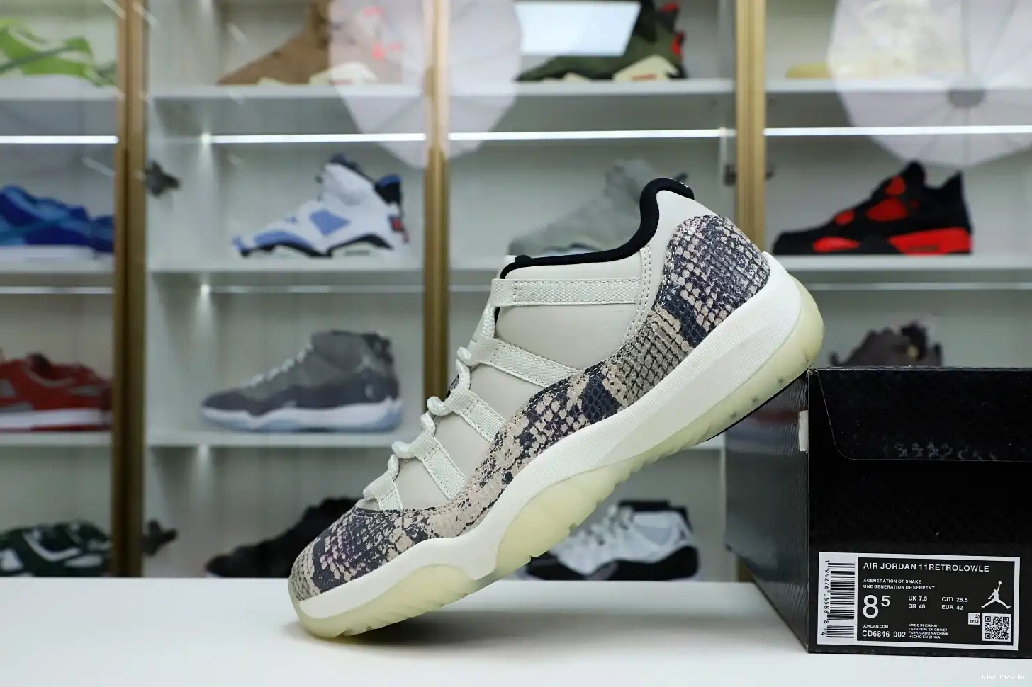 AIR SNAKESKIN LOW JORDAN 11 LIGHT Kimikick BONE 0807